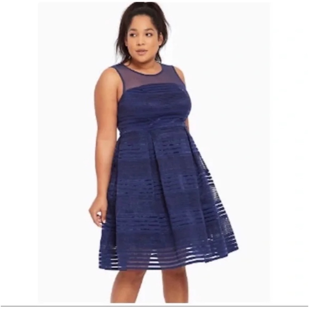 Elegant Navy Blue Sleeveless Dress